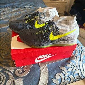 Nike Zoom Flyknit in Gray and Neon Yellow